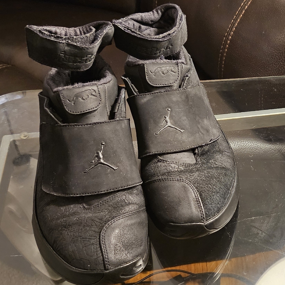 Men's black vintage Jordan's sz 12